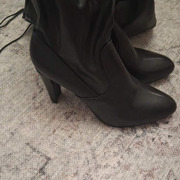 Black Knee-High Women's Boots - Picture 4 of 7